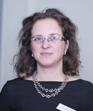 Laura Gonzalez Rienda Headshot